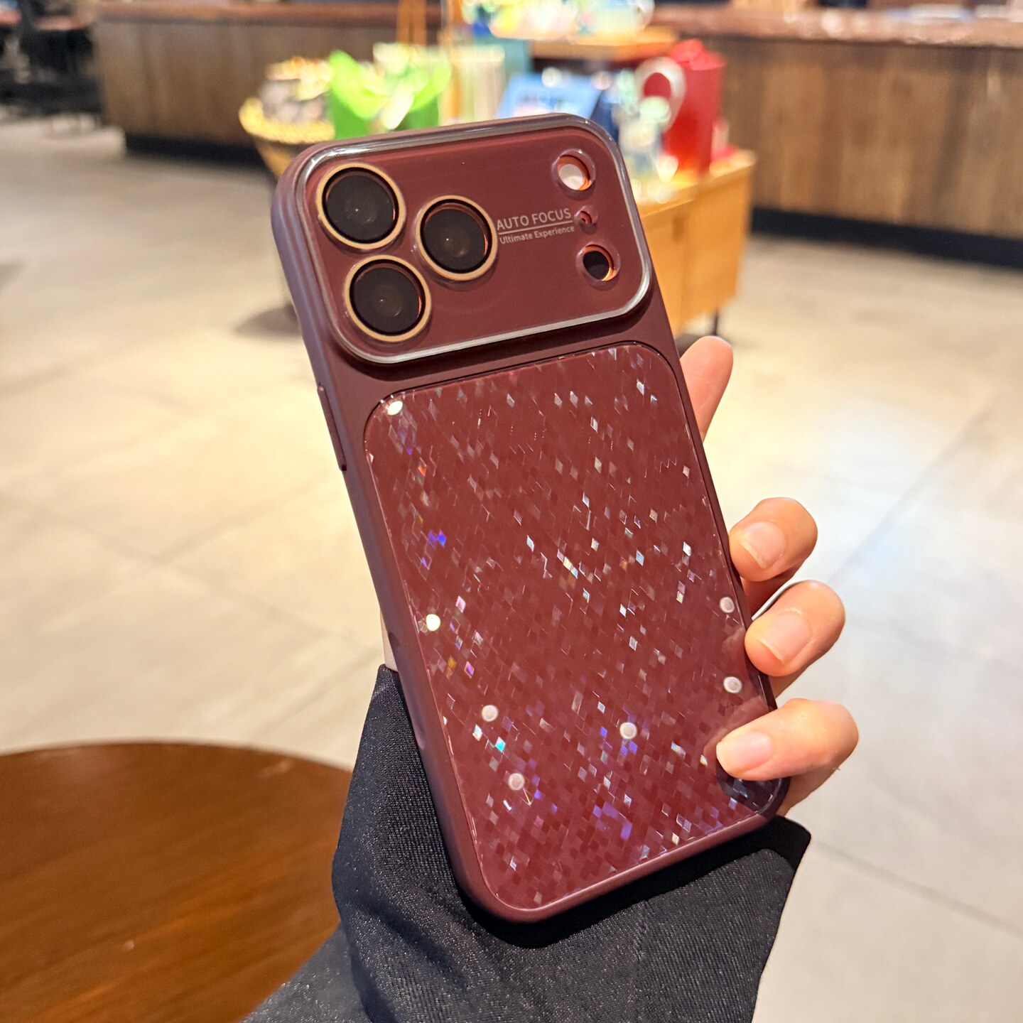 bling菱格纹适用苹果17promax手机壳iPhone16pro秒变大视窗14女新款酒红色15巨好看13镜头全包玻璃保护套高级