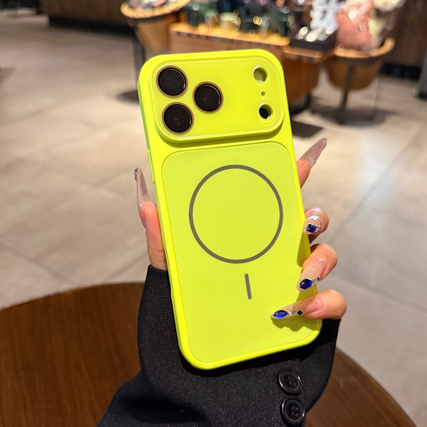 肤感磨砂荧光绿适用苹果17pro手机壳iPhone18promax磁吸新品15PM情侣款高级16大视窗14镜头膜全包纯色保护套