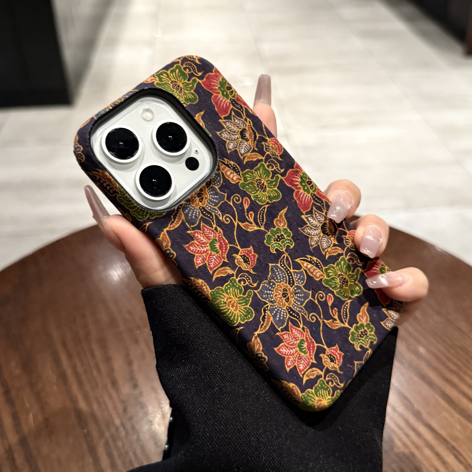ins风复古绣花纹适用iPhone17promax手机壳苹果16promax新款绒布艺15pro轻奢14pm网红女款13半包边plus保护套