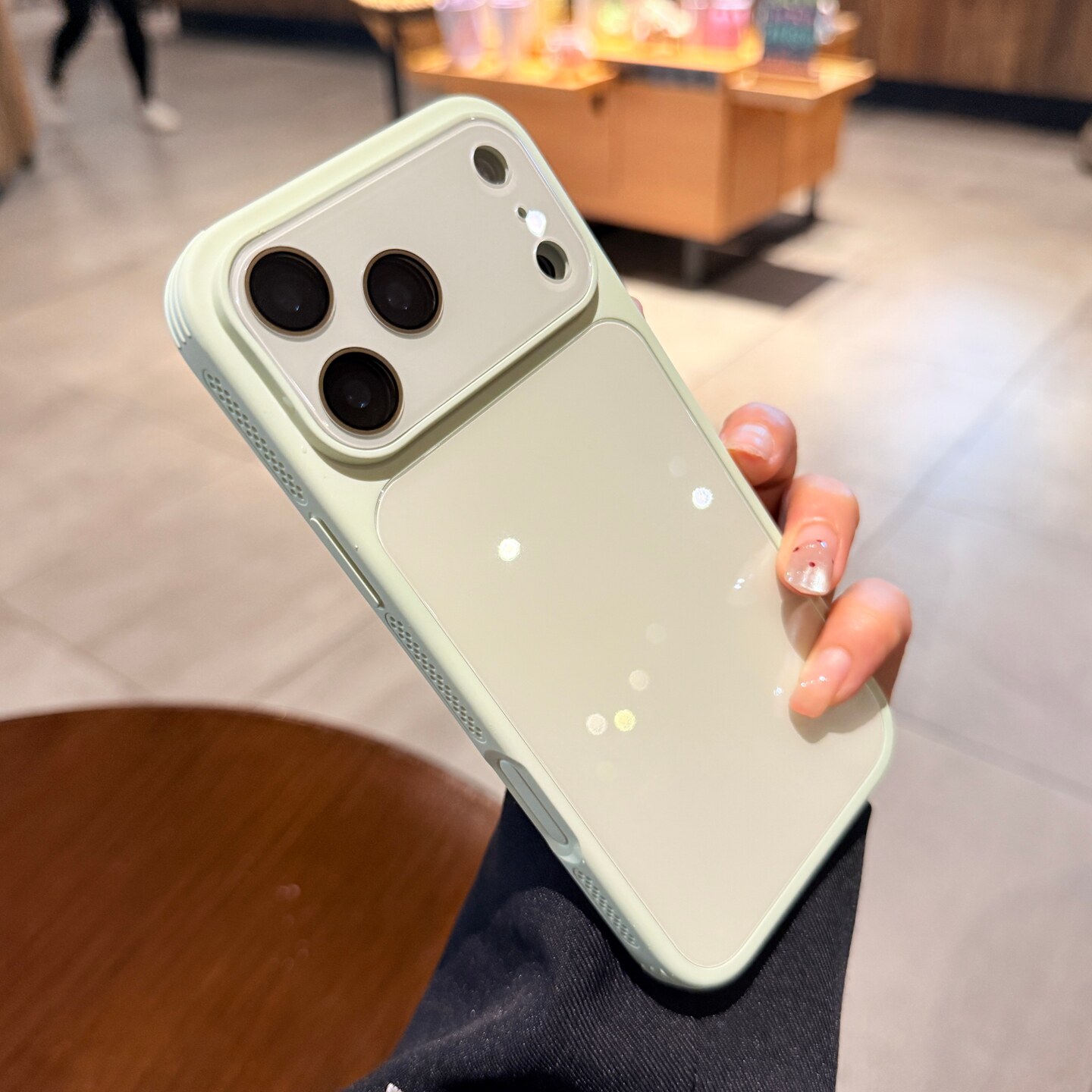 侧边散热孔适用iPhone17promax手机壳16苹果17pro新款马卡龙淡奶绿色15大视窗镜头全包14女13玻璃保护套高级