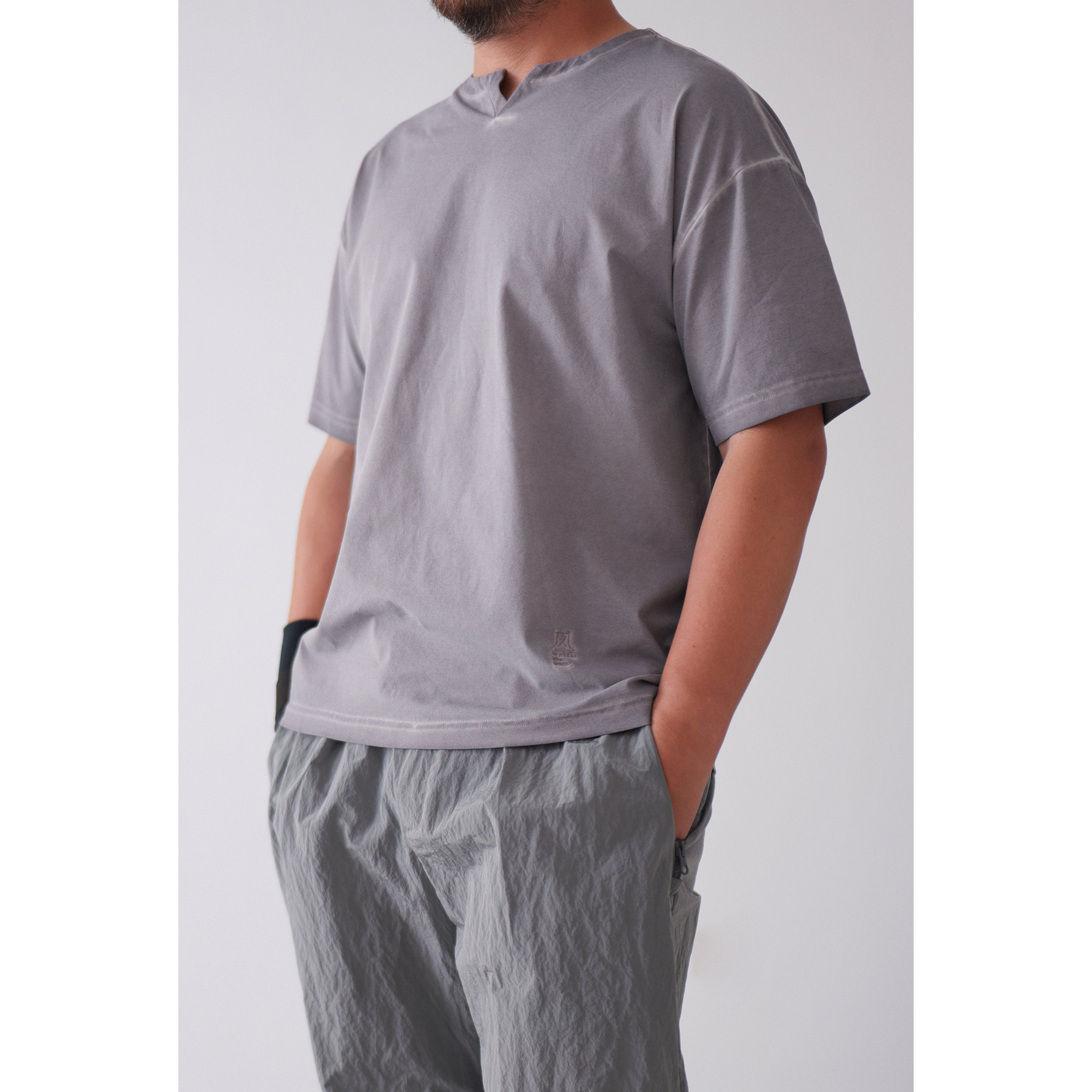 WtW 成⾐染『⼩V』短袖打底衫 Small V-Neck SS Tee