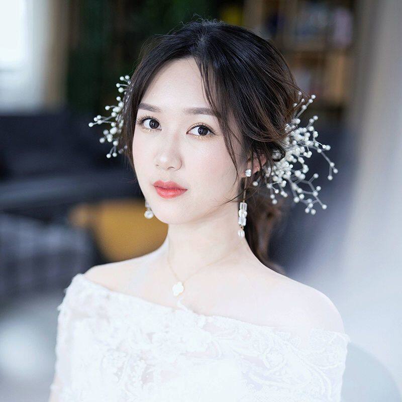 精致珍珠新娘头饰2021新款超仙美发夹对夹婚纱写真摄影配套发饰