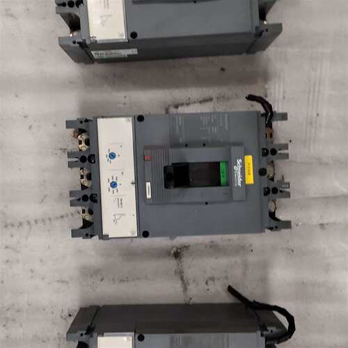 可维修可维修EasyPa塑壳断路器，型号CVS630N有2台