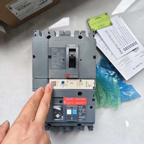 可维修可维修EasyPa CVS系列塑壳漏电保护器