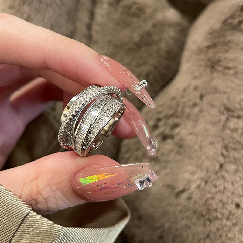 新款潮牌锆石缠绕戒指女