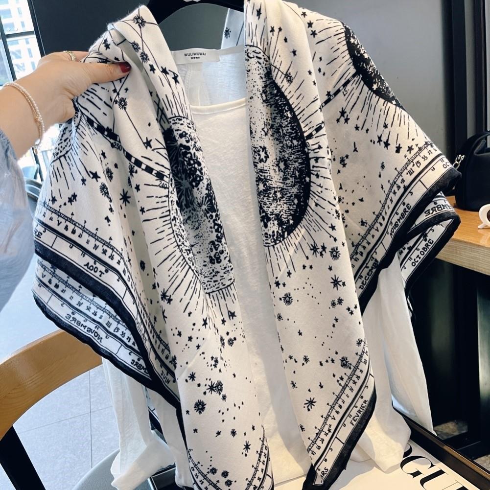 人字纹理黑白星月仿丝毛方巾高品质手工缝边百搭披肩四季轻奢围巾