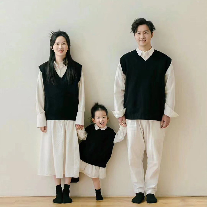 一家三口简约亲子装套装写真照