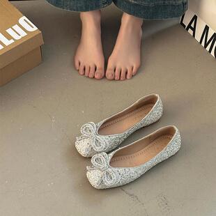 甜美风亮晶晶水钻蝴蝶结浅口单鞋女2026春季新款方头平跟玛丽珍鞋