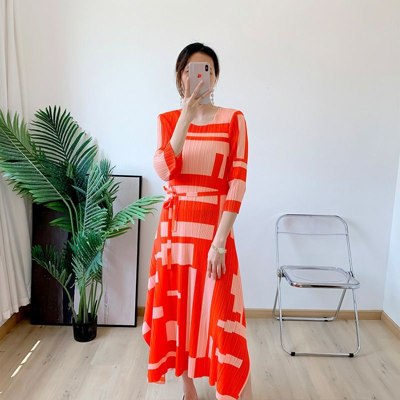 三褶皱连衣裙女2025夏季新款时尚系带气质印花宽松大码A字宅 121