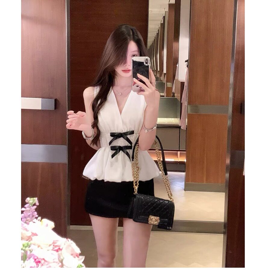 纯欲蝴蝶结白色v领无袖背心T恤女夏季新款设计感收腰显瘦花苞上衣