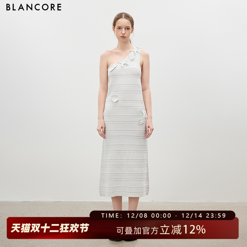 BLANCORE花纱斜肩针织连衣裙