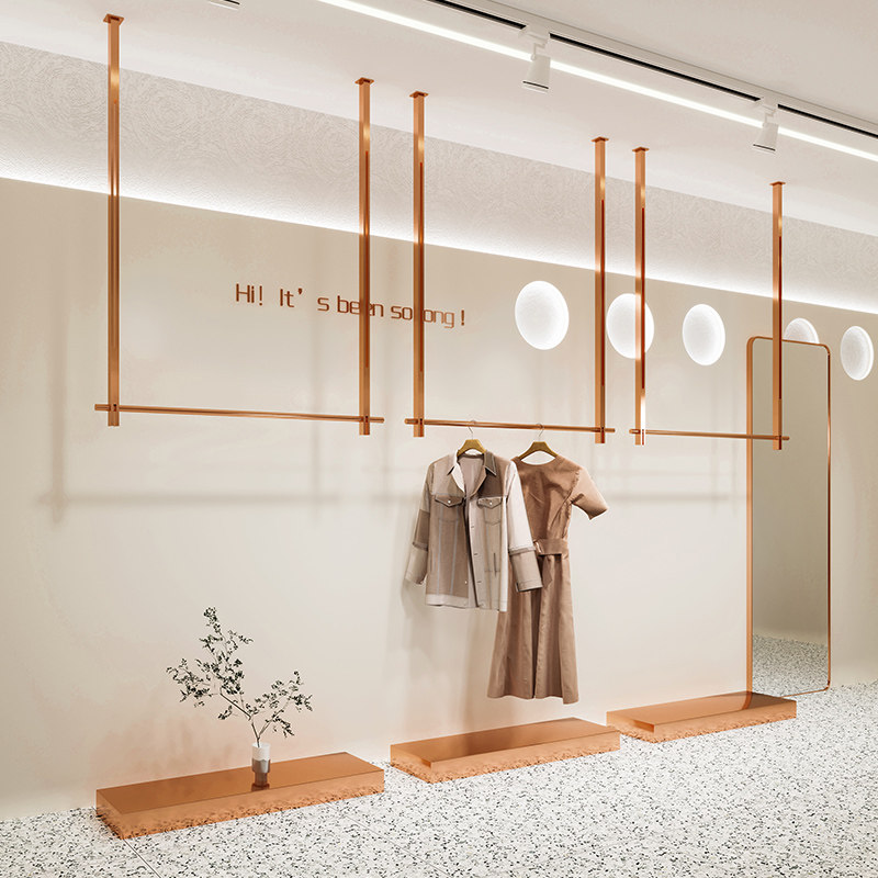 服装店展示架上墙壁悬吊
