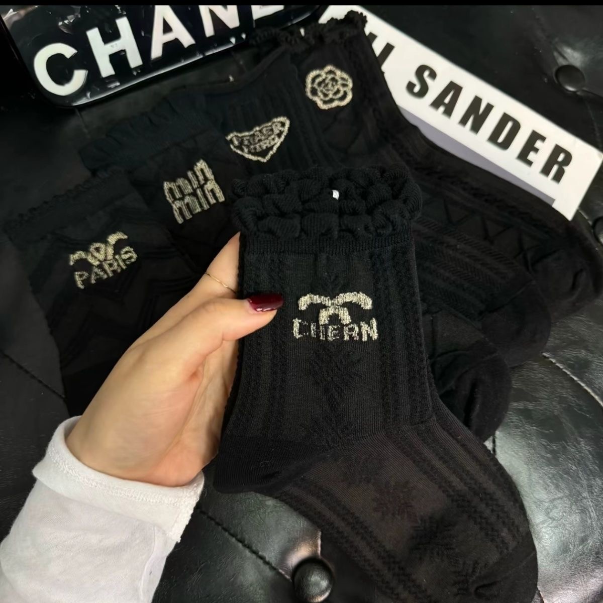 ins潮欧货钉珠重工木耳边堆堆袜