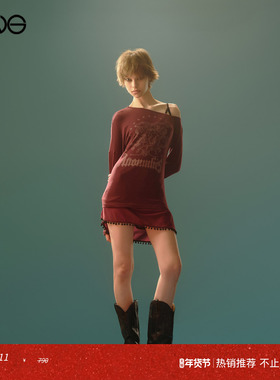 【ENG】Anomalies Department 热颂红斜肩印花长袖T恤女新品25秋