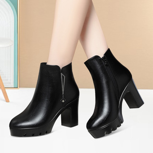 百搭新款厚底防滑耐磨皮靴专业模特气质走秀靴粗跟轻便不累短靴子