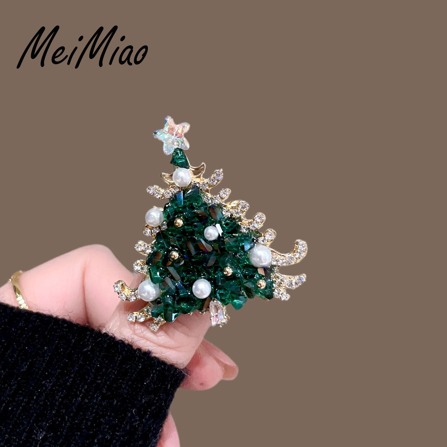 圣诞节装饰高级感手工水晶圣诞树胸针男女时尚胸花毛衣服配饰别针