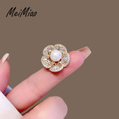 精致锆石珍珠花朵胸针高档女小众别针防走光领针衣服配饰高级胸花