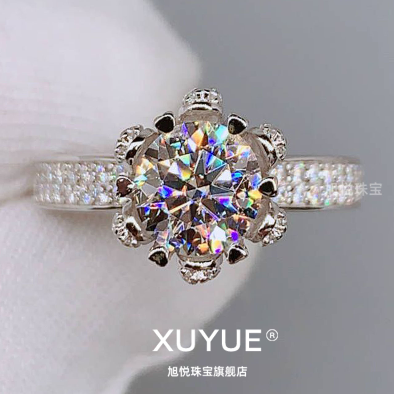 18K白金莫桑石戒指六爪女爱心不掉色高档婚戒情侣首饰钻戒送女友