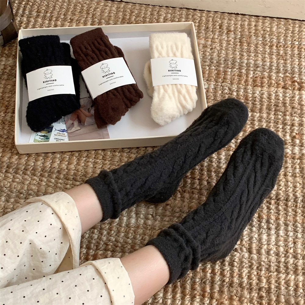 毛绒绒休闲ins日系甜美中筒袜