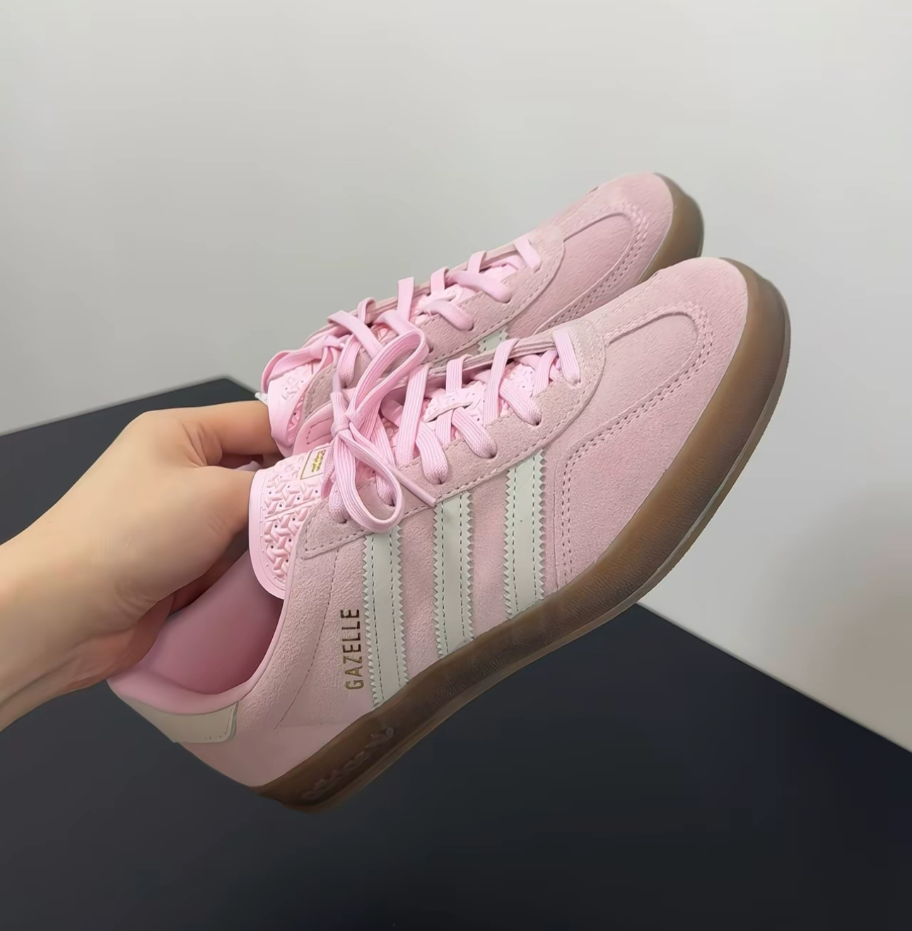 adidas阿迪达斯T头鞋三叶草春女鞋GAZELLE INDOOR德训板鞋JI2716