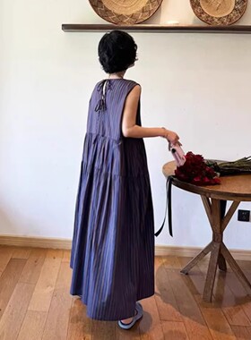 新款小众蓝棕条纹显瘦连衣裙气极简风圆领宽松裙子女