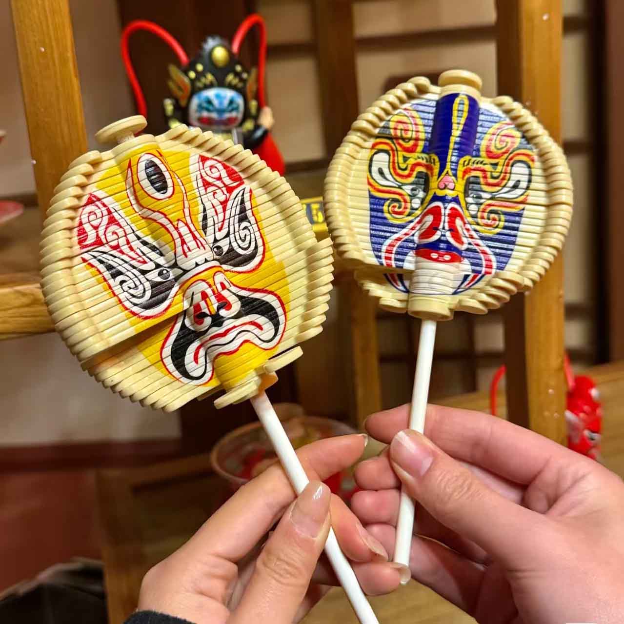 新年礼物新国潮变脸脸谱十二生肖旋转转转乐摆件斐波那契螺旋玩具