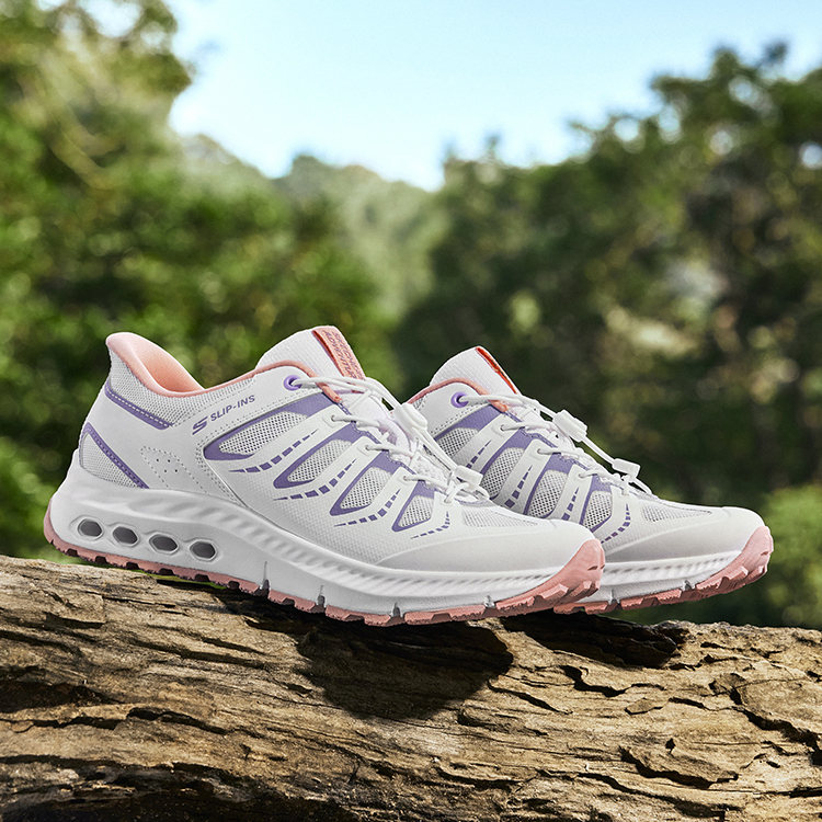 斯凯奇闪穿溯溪鞋2025夏新品女子户外运动徒步鞋透气网面凉鞋