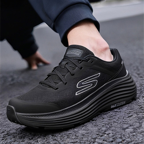 斯凯奇纵云春季男女跑鞋运动鞋