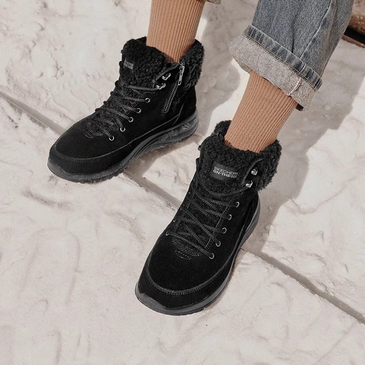 ULTRA GO中底材质带来良好的缓震效果