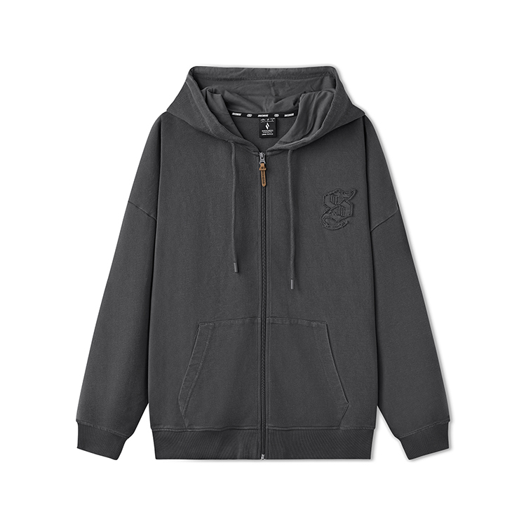 宽松版型设计，穿着舒适自在