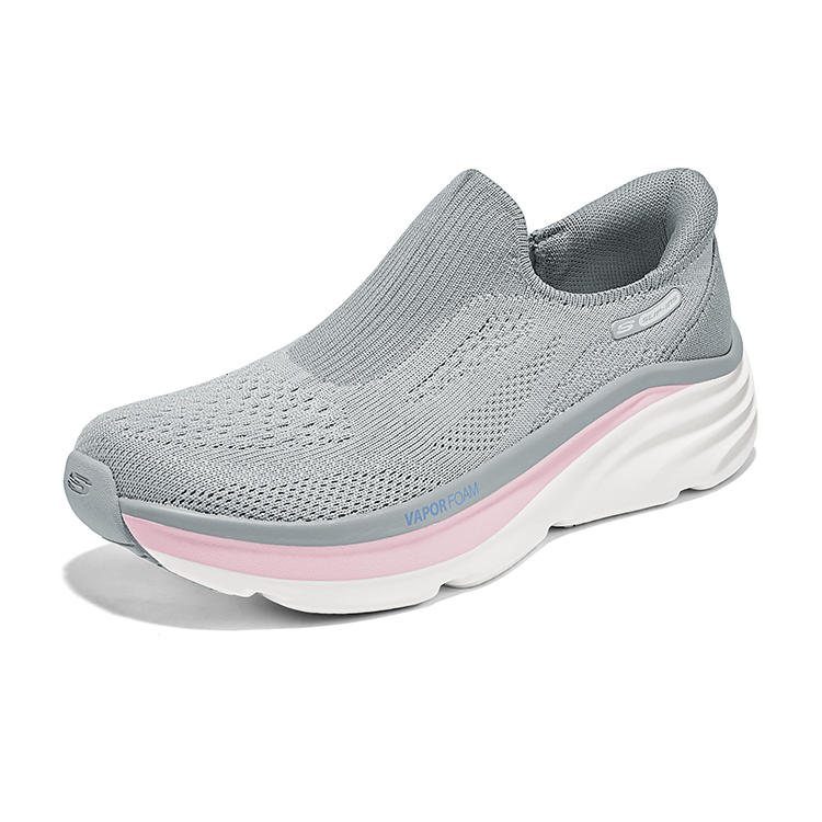 无鞋带设计，方便穿脱；EVA及橡胶大底，