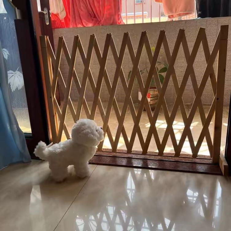 狗狗阻拦门宠物活动围栏地上自由拼接入户门围栏可伸缩栅栏门挡猫