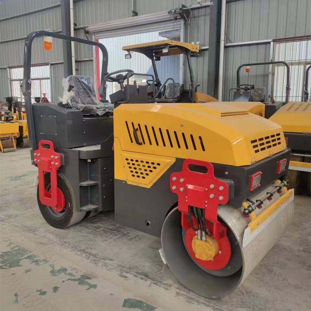 双胶轮压路机 3吨座驾式胶轮压实机 1.2米轮宽双胶轮静碾压道