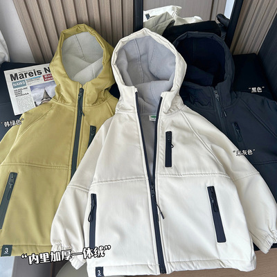 2024秋冬款童装男童儿童复合一体绒登山服防风外套冲锋衣代发