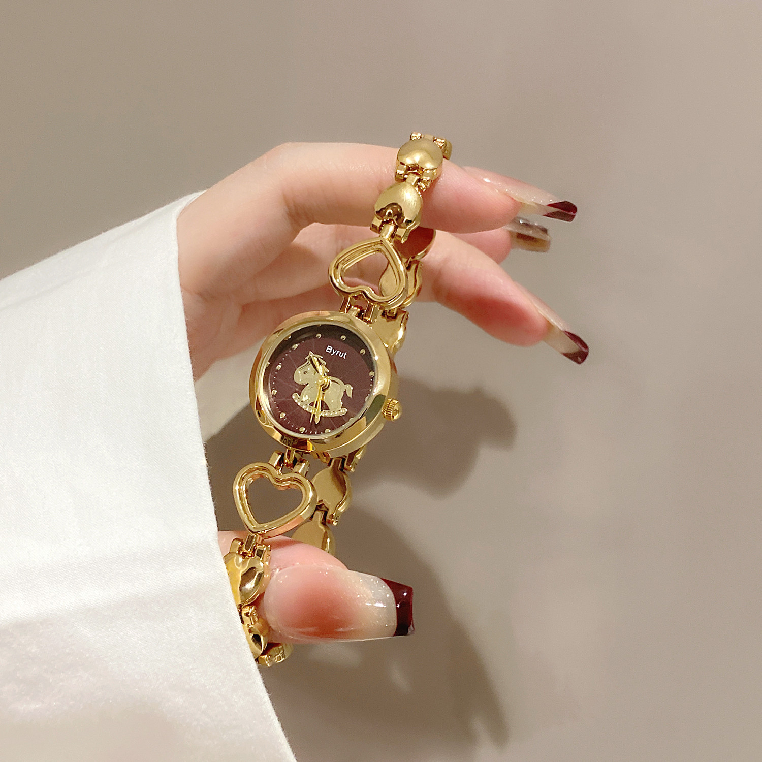 镂空爱心手链女生高颜值手表