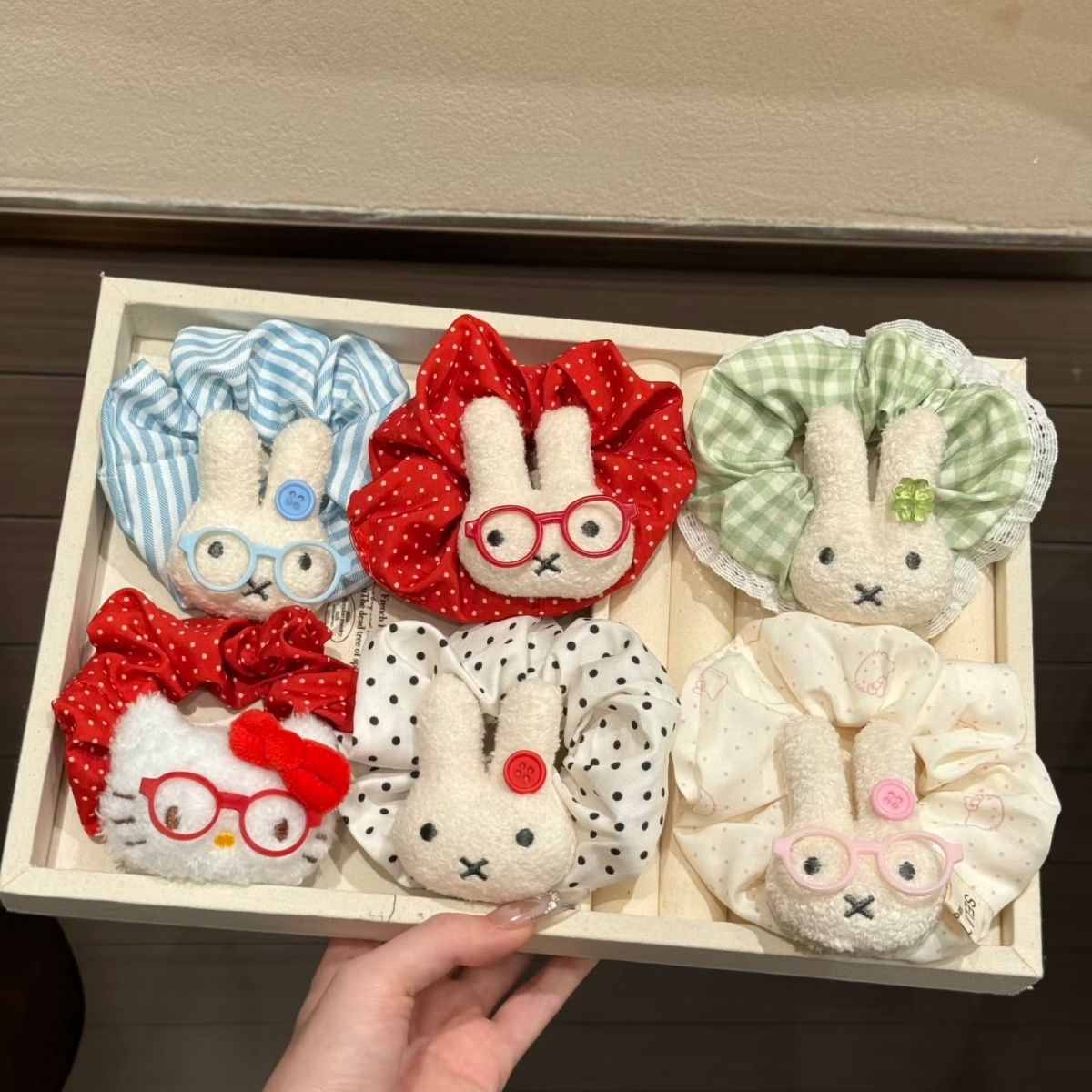 2025新款可爱波点戴眼镜小兔子发圈大肠圈少女心扎马尾皮筋发圈