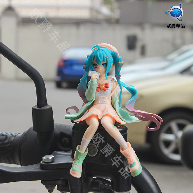 机车水手初音尾翼美少女摆件装饰