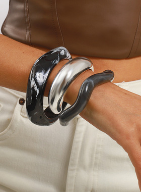 跨境热销椭圆褶皱开口手镯ins夸