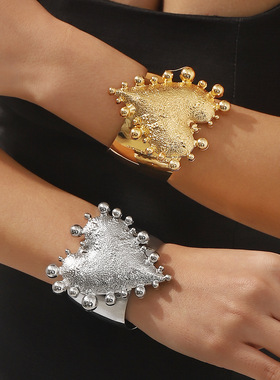 欧美复古小众设计大爱心光面宽版高端手镯 轻奢时髦高级感手环女