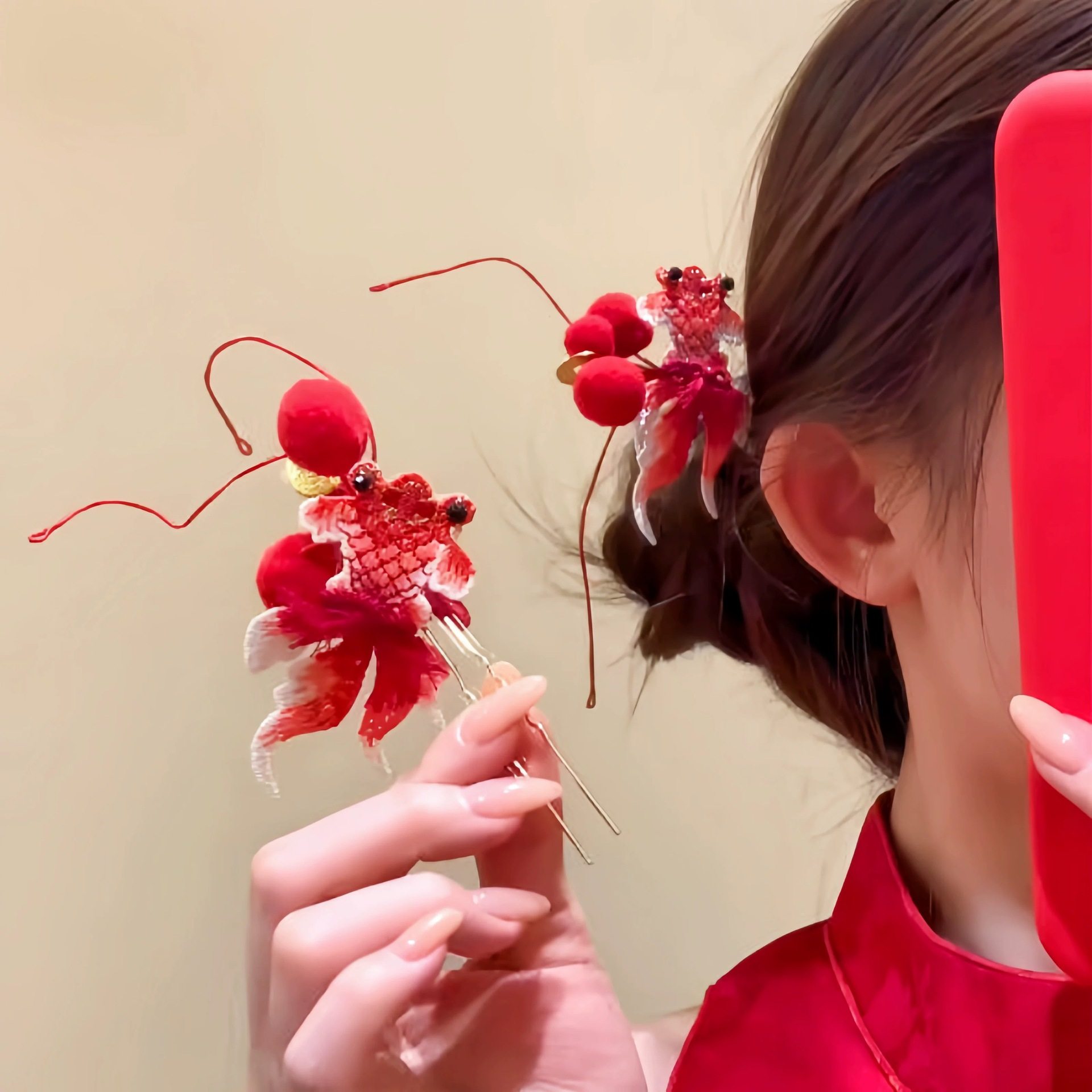 鲤跃龙门好运锦鲤发簪新年古风毛球发饰新中式国风汉服红色头饰簪,饰品/流行首饰/时尚饰品新,发饰,淘宝优惠券,粉丝福利购,淘宝优惠卷