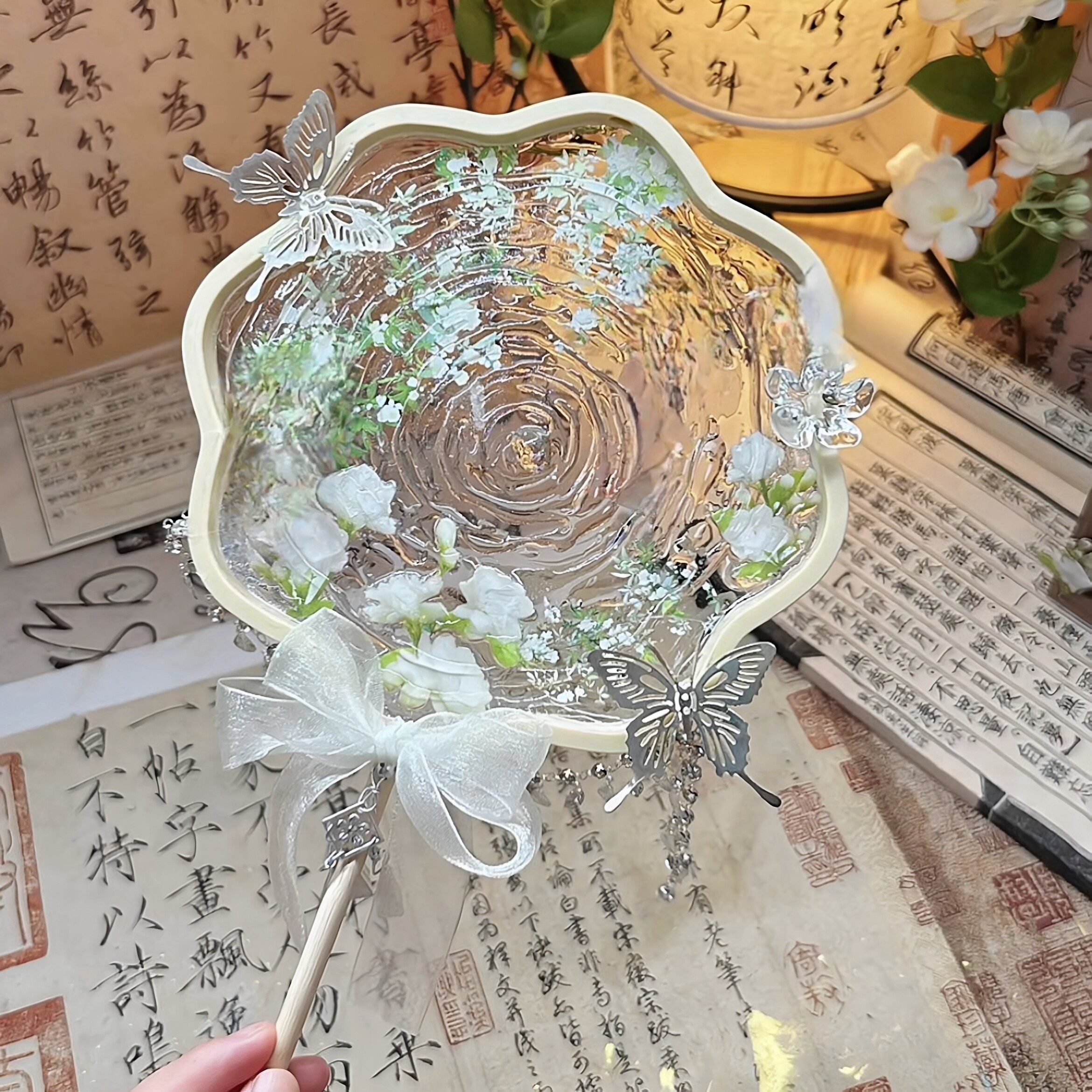 古风透明蝴蝶水波纹手工团扇