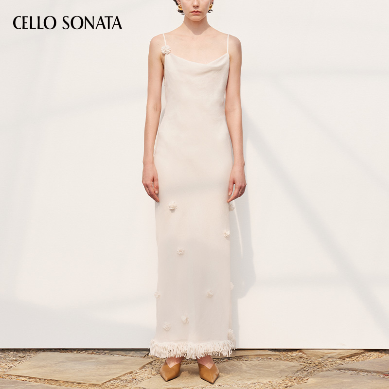 Cello Sonata春夏新品 荡领露背流苏立体花朵吊带度假连衣裙