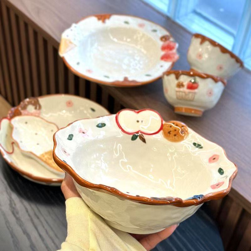 可爱卡通草莓冰淇淋家用碗盘套装盘子面碗浮雕汤盘餐具沙拉草帽盘