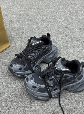 稻草鸭港风小众做旧黑色厚底老爹鞋男2025新款网面透气情侣运动鞋