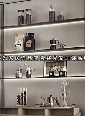 意式极简样板间咖啡主题餐厅边柜软装设计师搭配软装饰品陈列摆件