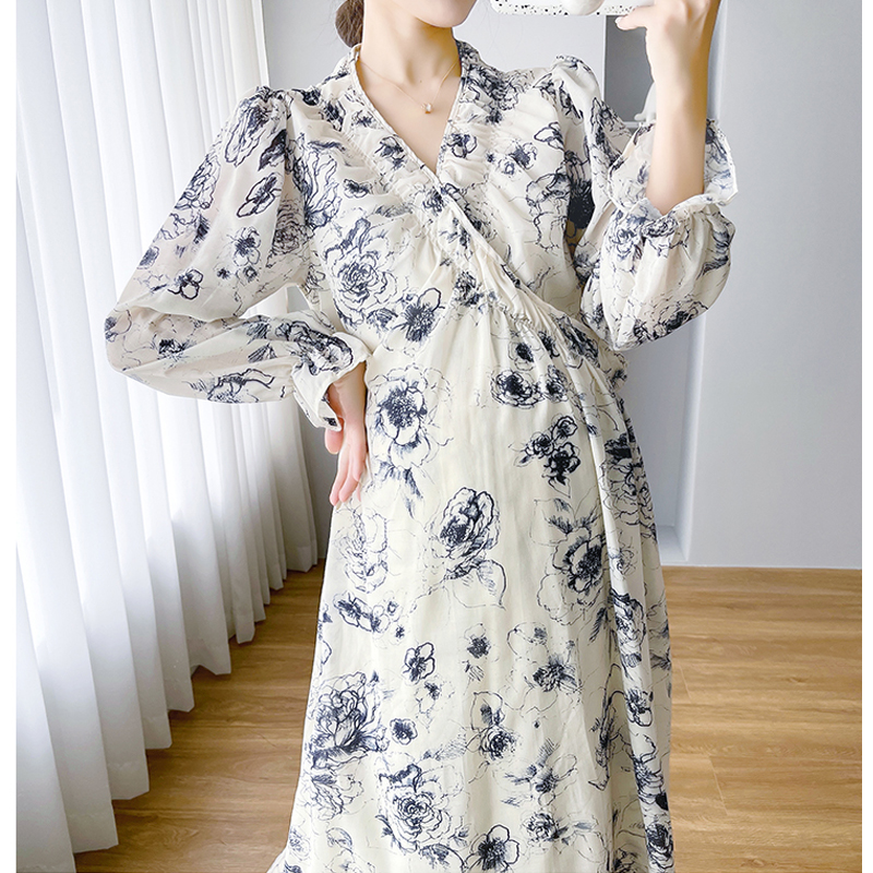 孕妇连衣裙法式开襟一片式v领设计感仙女裙可哺乳小众收腰茶歇裙