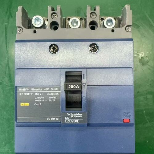 塑壳断路器EZD250E，3P三相，额定电流200A，（议价）