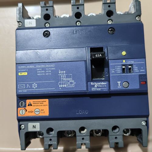 塑壳断路器EZD160E，4P四极，63A，，（议价）