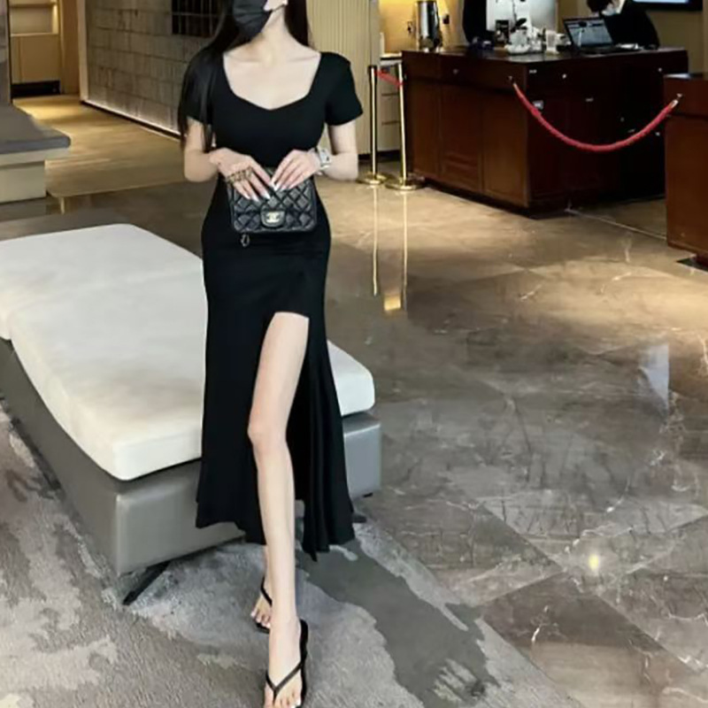 设计感收腰显瘦不规则褶皱短袖连衣裙女夏辣妹开叉包臀过膝长裙