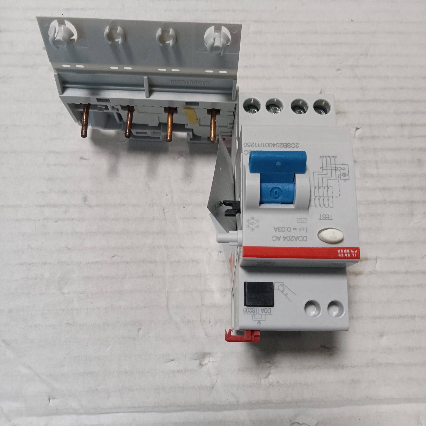 议价DDA204AC-25/0.03漏电保护器剩余电流装置